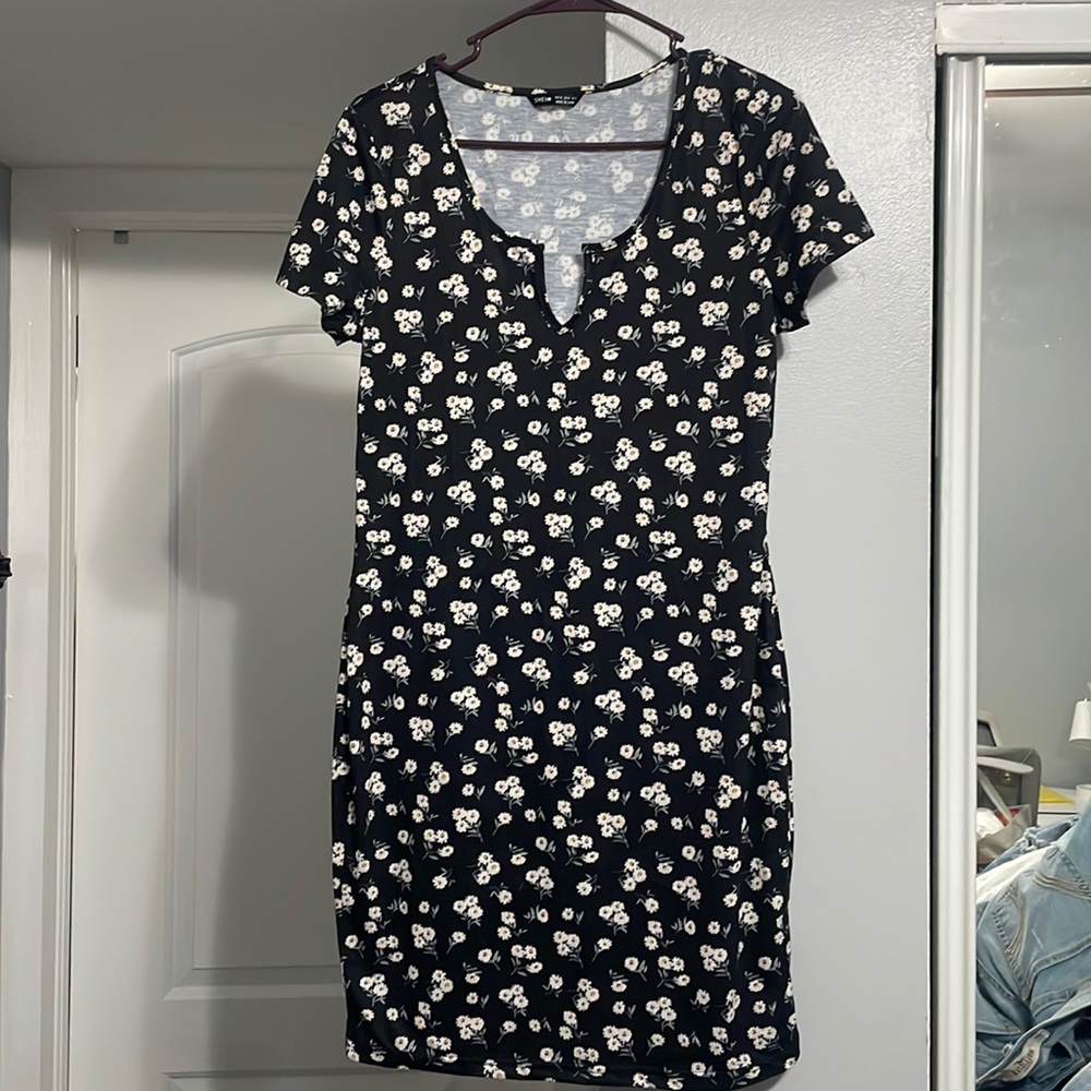 SHEIN XL black floral tee shirt dress
